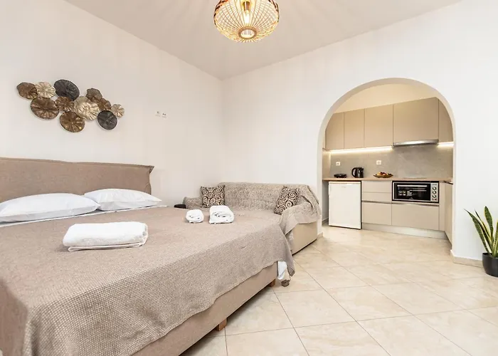 Sweet Harmony * Naxos City